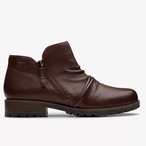 NIB Clarks Waterproof Asparagus Leather Walk Booties | Size 9.5